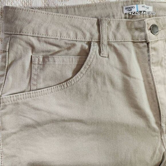 W2  Riders by Lee stone colored mid rise Capris - Picture 3 of 7